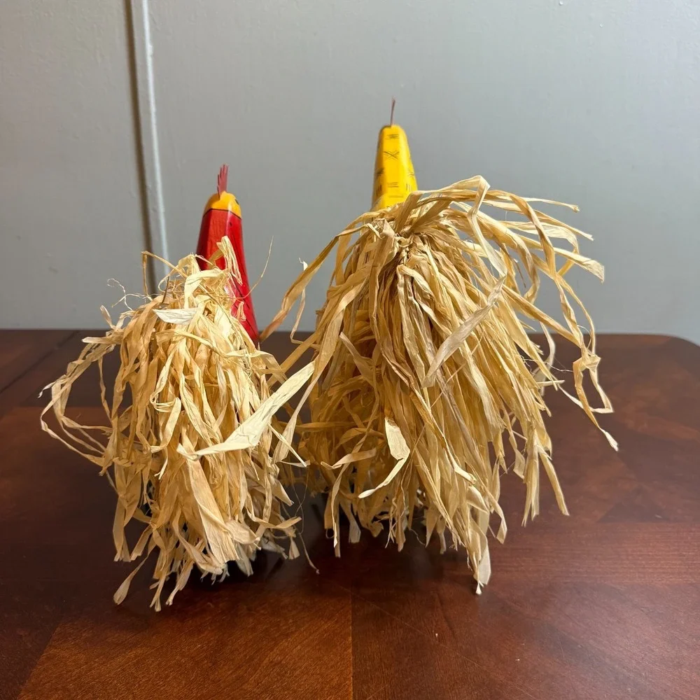 Farmhouse Rooster & Hen Wood Figurines Raffia Tail Rustic Kitchen‎ Decor